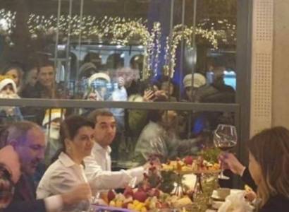 Hraparak.am: Armenia PM leaves people at Yerevan Republic Square