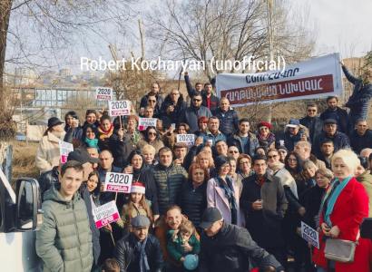 Armenia ex-President Kocharyan supporters go to solitary confinement building where he is kept
