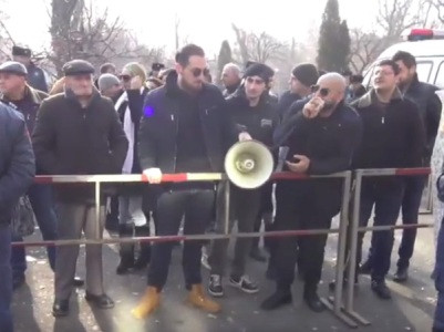 Armenia 2nd President Kocharyan supporters hold protest outside Yerevan court