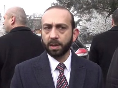 Armenia parliament speaker says Vanetsyan-Pashinyan families' indirect debate is "domestic conversation"