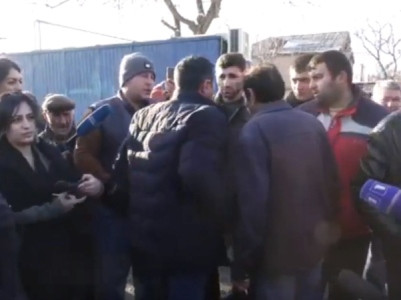 «Քարով կտամ, շուշեքը կջարդեմ, գաղութում լավ էլ բորշ են տալիս». Եղվարդում կրքերը թեժացան