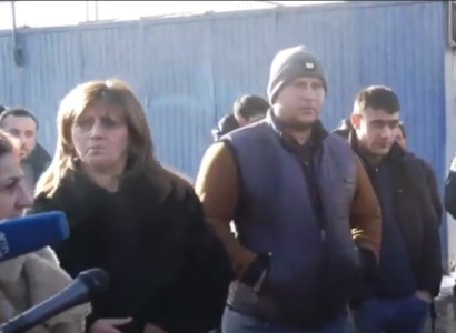 Նիկոլը ավտո տրամադրելո՞ւ ա, որ  տանենք Երեւան. բողոքի ակցիա Եղվարդում