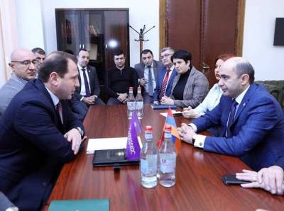 Newspaper: Opposition Bright Armenia parliament faction puts condition at start of meeting with MOD