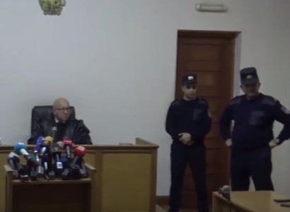 Judge leaves for consultation room to render decision on Armenian army general's pre-trial measure