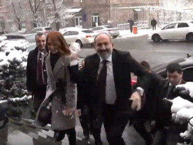 Armenia PM arrives at ruling party headquarters
