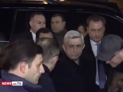Ex-Armenia president attends memorial service for former security chief