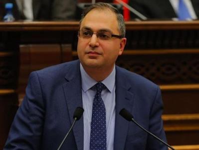 «Ավելի լավ է պարիկով գալ, քան թաշկինակը ձեռքին պահած». Վլադիմիր Վարդանյանի՝ ակնարկը Գեւորգ Գորգիսյանին