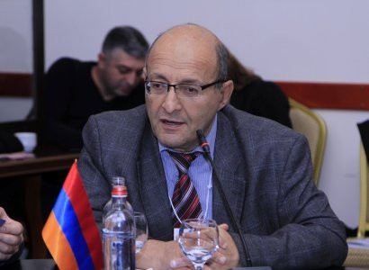 Կասկածներ ունենք, որ ԿԳՄՍ նախարարը կոռուպցիոն գործարքի մեջ է մտել․ Կարեն Վարդանյան