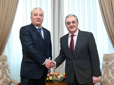 Armenian FM receives newly appointed Ukraine Ambassador