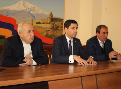 «Քարտեզագրվելու է մարզը սպանդանոցների համար». Ֆերմերների հետ հանդիպում՝ Արարատի մարզպետարանում