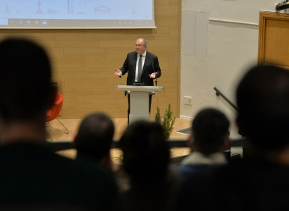 «Հավատում եմ, որ մուտք ենք գործում Վերածննդի նոր դարաշրջան». Արմեն Սարգսյանի դասախոսությունը՝  Հոլոնի համալսարանում
