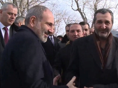 Armenia’s Pashinyan is in Vardenis town (VIDEO)