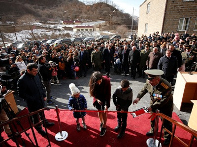 Armenian PM, Artsakh President visit one of Artsakh Defense Army military units