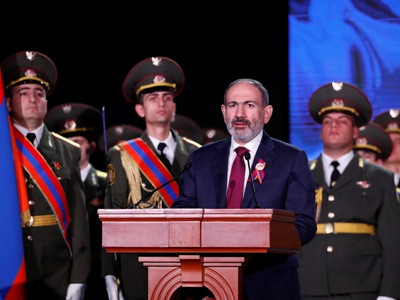 Armenia PM delivers congratulatory message on occasion of Armenian Army Day (PHOTOS)