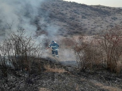 Բերդ քաղաքի մոտ «Սային» հանդամասի որոշ հատվածներ երեկ հրկիզվել է. հրդեհը դեռ չի մարվել.  Մեկնել է 20 փրկարար