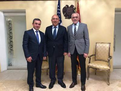 ՀՅԴ ԳՄ ներկայացուցիչը ԱՄՆ-ում հանդիպել է ՀՀ գլխավոր հյուպատոսի եւ թեմի առաջնորդի հետ