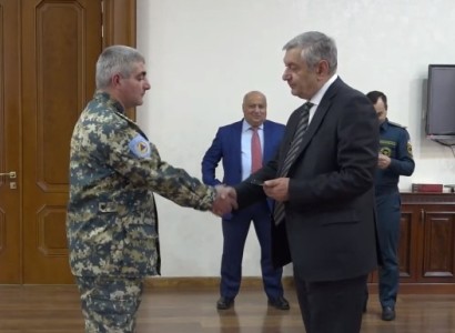 Armenia emergency situations minister confers titles to 5 rescue officers