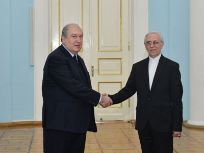 Iran Ambassador presents Letters of Credence to Armenia President