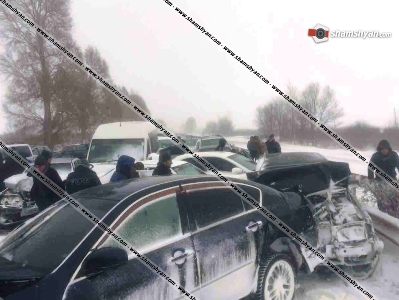 Գեղարքունիքում մերկասառույցի պատճառով 40-ից ավելի ավտոմեքենաներ են բախվել. մի մասը վերածվել է մետաղե ջարդոնի (ֆոտո)