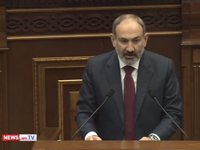 Armenia PM delivers speech at National Assembly