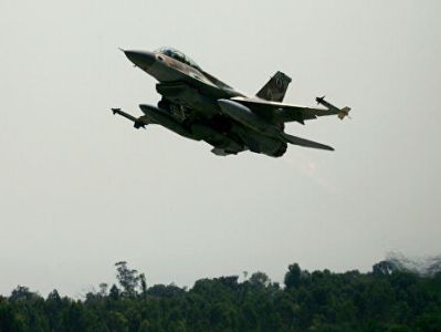Russia says passenger plane nearly shot down in Syria amid Israeli attack