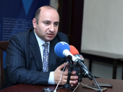 Այս թնջուկը լուծելու գործում առաջին դերակատարը պետք է լիներ նախագահը. սահմանադրագետ