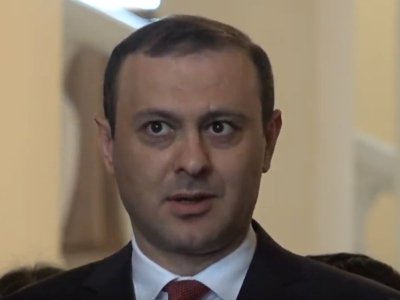 «Հրապարակ». ՀՀ ԱԽ քարտուղարը զբաղված է Արցախի ներքին գործերով. Քաղաքական հակառակորդներին է «պատին ծեփում»