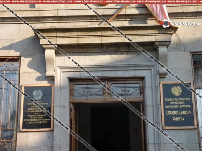 Armenia soldier does not obey police orders, punches and kicks them