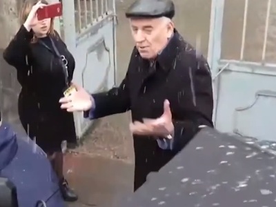 Եկել ենք թատրոն, մեզ համար տոն օր ա. Բարսեղ Բեգլարյան