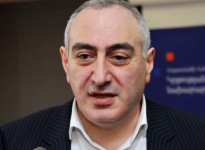 Political technologist addresses open letter to Armenia PM