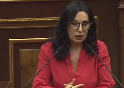 «Թամանյանը այստեղ լիներ, մազերը բիզ-բիզ կկանգնեին». Նաիրա Զոհրաբյանը՝ փողոցների վիճակի մասին