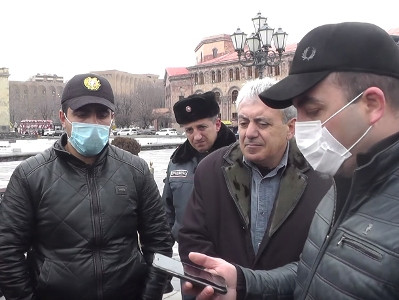«3 ամիս է՝ չենք կարողանում աշխատել, մեր հացը չենք կարողանում վաստակել». տուրիստականի վարորդների բողոքի ակցիան