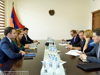 Armenia Ministry of Justice hosts Venice Commission and OSCE/ODIHR delegation