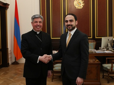 Ավինյանը Սուրբ Աթոռի առաքելական նվիրակի հետ քննարկել է ՀՀ-ում ռեզիդենտ Առաքելական նվիրակություն հիմնելու հարցը