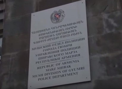 Ոստիկանությունը կադրեր է հրապարակել Գյումրիում տեղի ունեցած ողբերգական դեպքի վայրից