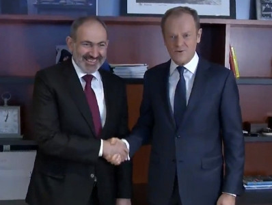 EPP chief to Armenia PM: Sometimes politicians are more dangerous than coronavirus