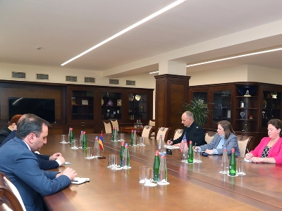 Armenia MOD receives US Ambassador