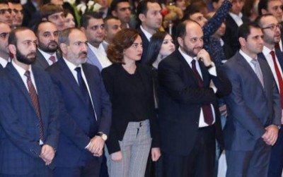 Newspaper: Top ranks of Armenia halls of power make very remarkable political decision