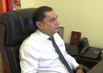 «Հրապարակ». Մի դրոշի պոչ, մի երկու կորած աթոռ