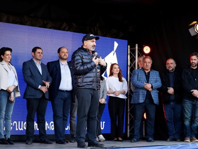 Премьер-министр Армении заговорил «о врагах родины»