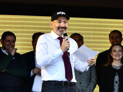 Էդ կորոնավիրուսներին պինցետով հանելու ենք ու տնական օղիով դեզինֆեկցիա անենք․ Նիկոլ Փաշինյան