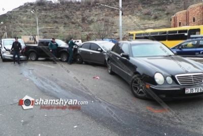 Խոշոր վթար Մյասնիկյան պողոտայում. բախվել են Lincoln-ը, 2 Mercedes-ներ, Ford-ն ու Kia-ն. կան վիրավորներ