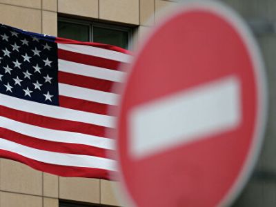US extends travel ban to UK and Ireland
