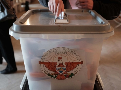 Political scientist notes favorites in Karabakh presidential race