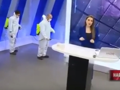 Թուրքիայում ուղիղ եթերի ժամանակ մասնագետները սկսել են ախտահանել տաղավարը