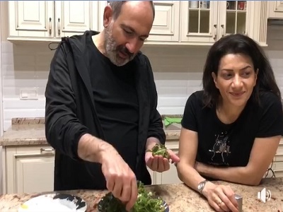 PM shows how his family spends evenings during state of emergency in Armenia