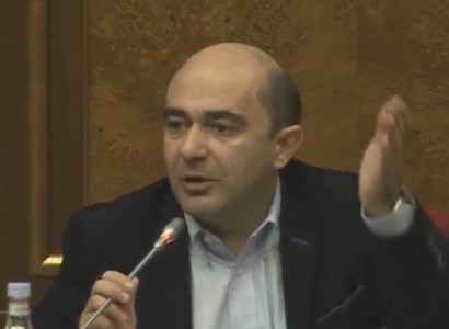 «Պարետատունը սահմանափակումներ է մտցնում՝ խուճապը տարբեր ձեւերով մեկնաբանելով». Մարուքյանը կիսում է խմբագիրների կարծիքը