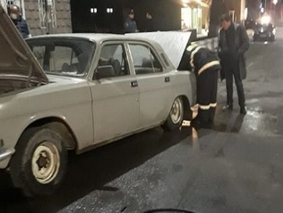Ապարանի «Գնթունիք» խանութի մոտ ավտոմեքենա է այրվել (ֆոտո)