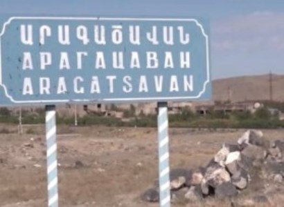 Ախտահանում են միայն գյուղապետի մտերիմների տան մուտքե՞րը. Արագածավանի համայնքապետը հերքում է