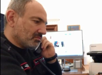 Armenian PM continues phone conversations with citizens